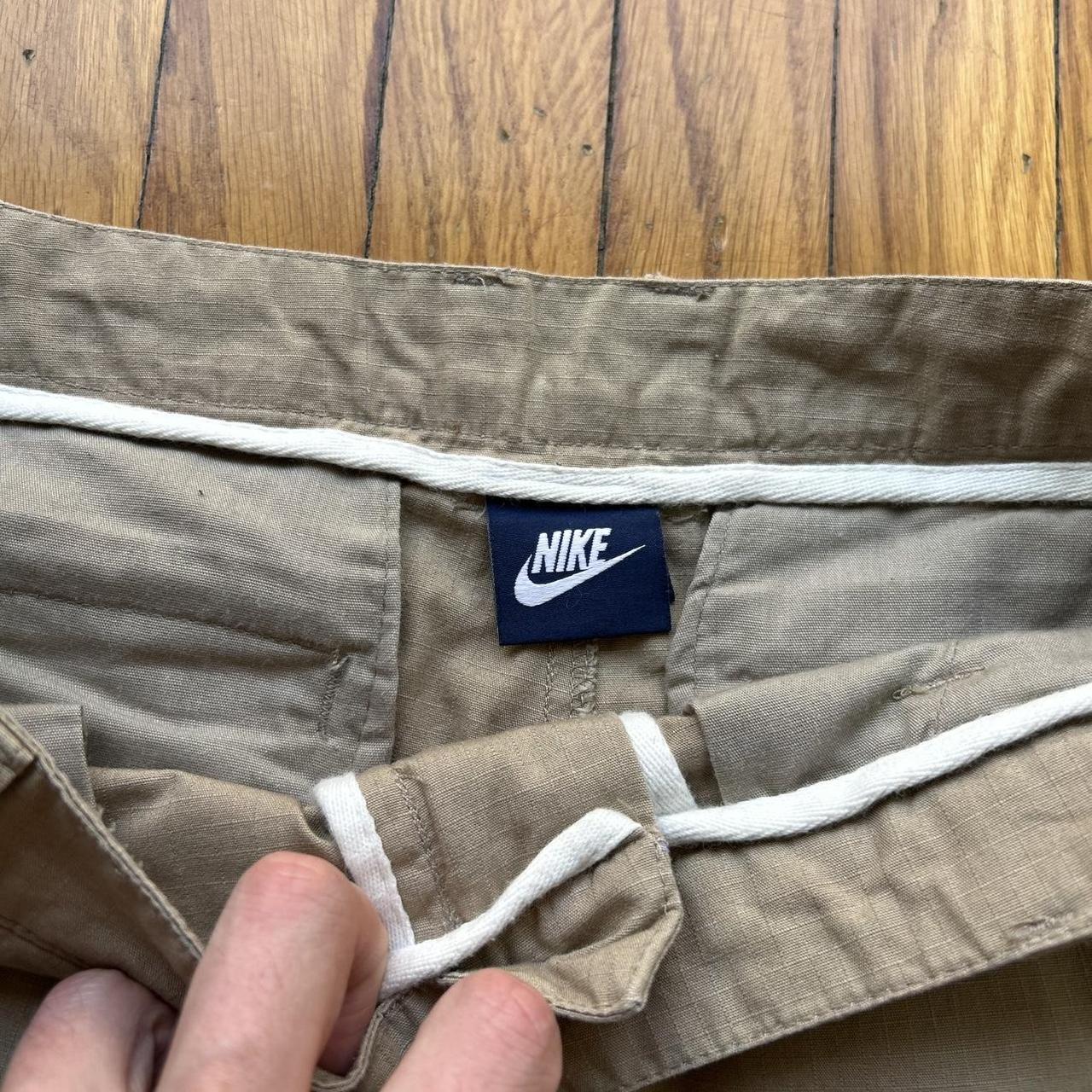 2000s Nike Cargo Shorts Beige 32W