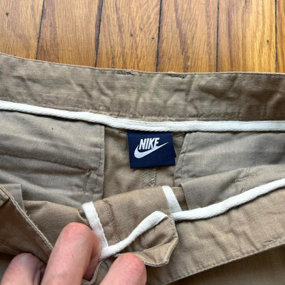 2000s Nike Cargo Shorts Beige 32W