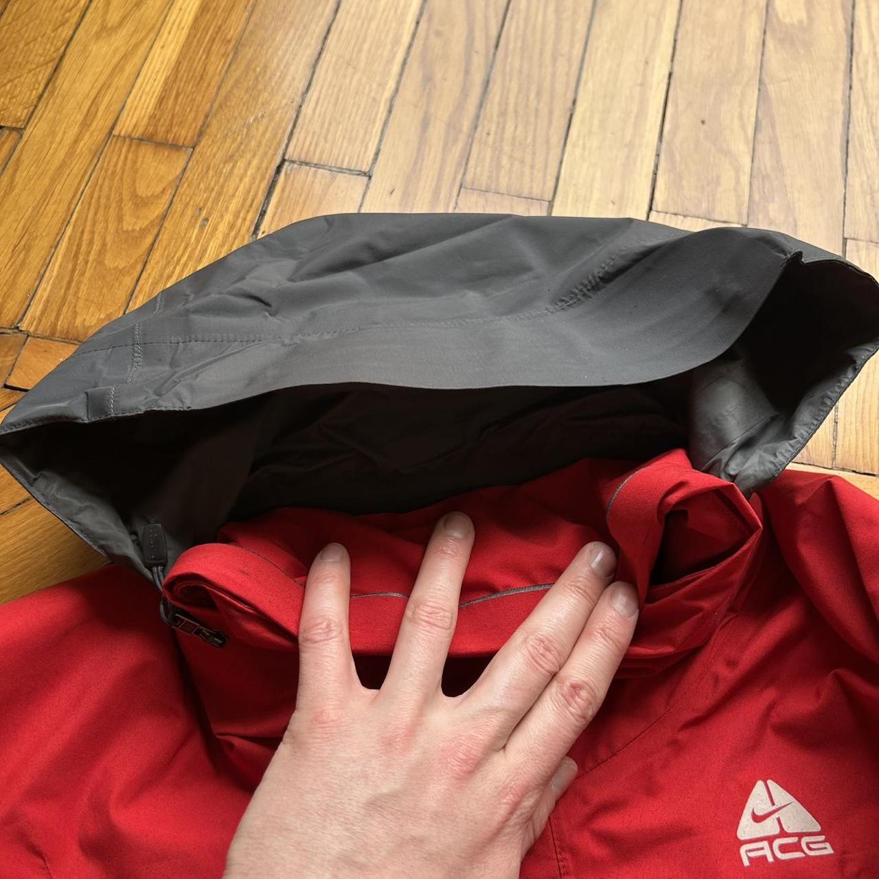 2000s Nike ACG Gore Tex Recco Jacket Red L