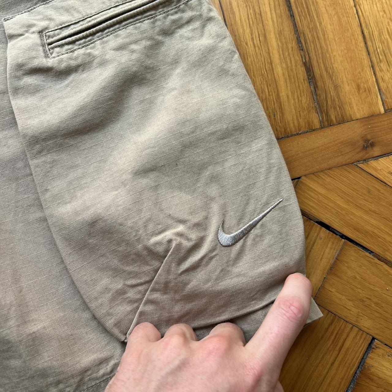 2000s Nike Cargo Shorts Beige 32W