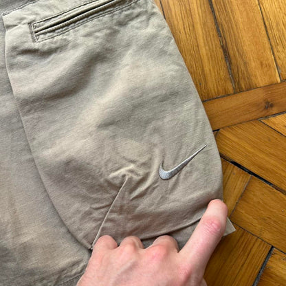 2000s Nike Cargo Shorts Beige 32W