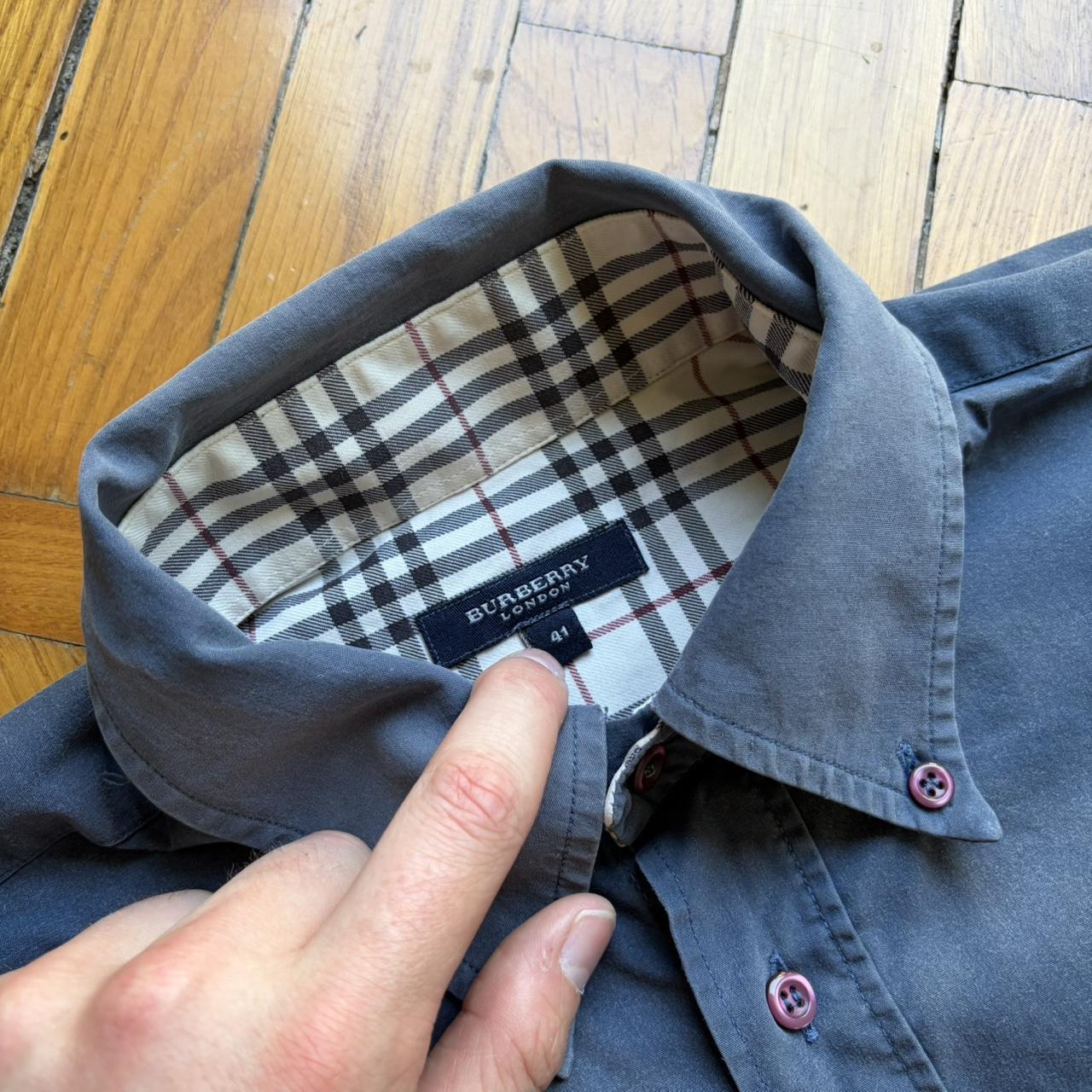 2000s Burberry Shirt Navy DAMAGED L