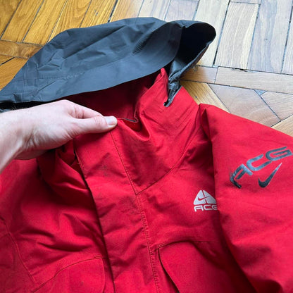 2000s Nike ACG Gore Tex Recco Jacket Red L